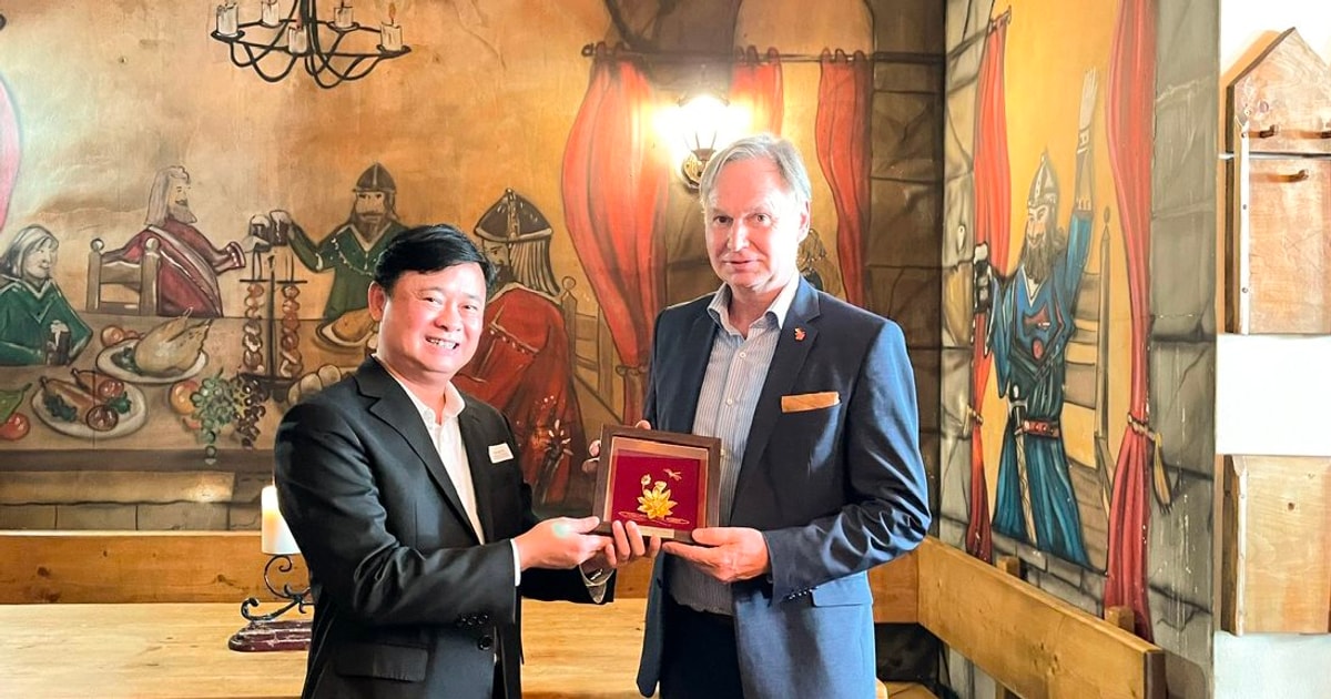 Bí thư Tỉnh ủy làm việc với chính quyền thành phố Erfurt, CHLB Đức