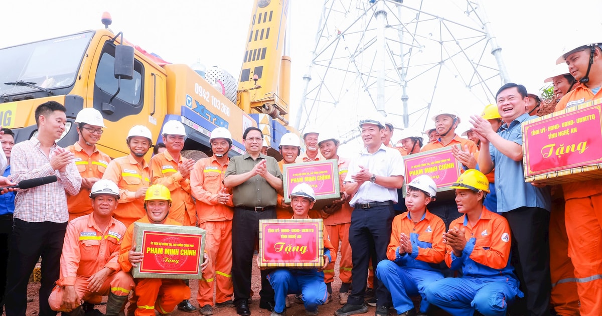 Thủ tướng Phạm Minh Chính kiểm tra tiến độ đường dây 500kV mạch 3 đoạn qua Nghệ An