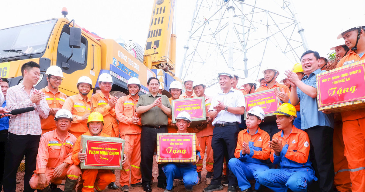 Thủ tướng Phạm Minh Chính kiểm tra tiến độ đường dây 500kV mạch 3 đoạn qua Nghệ An