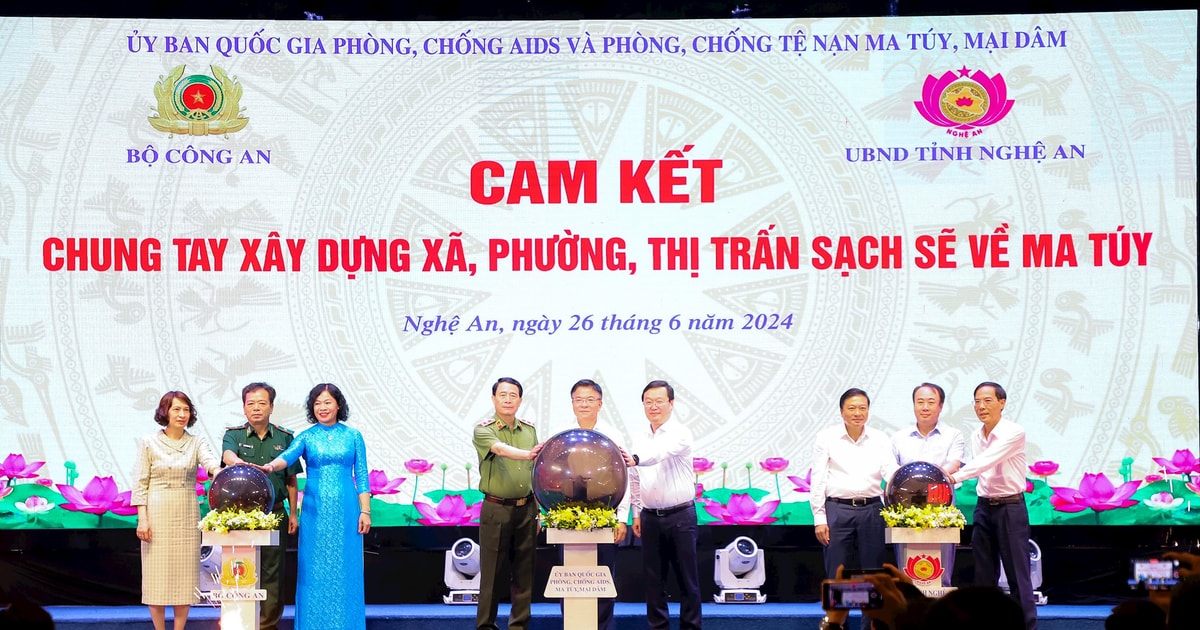 Phó Thủ tướng Lê Thành Long dự lễ mít tinh hưởng ứng Tháng hành động phòng, chống ma túy tại Nghệ An