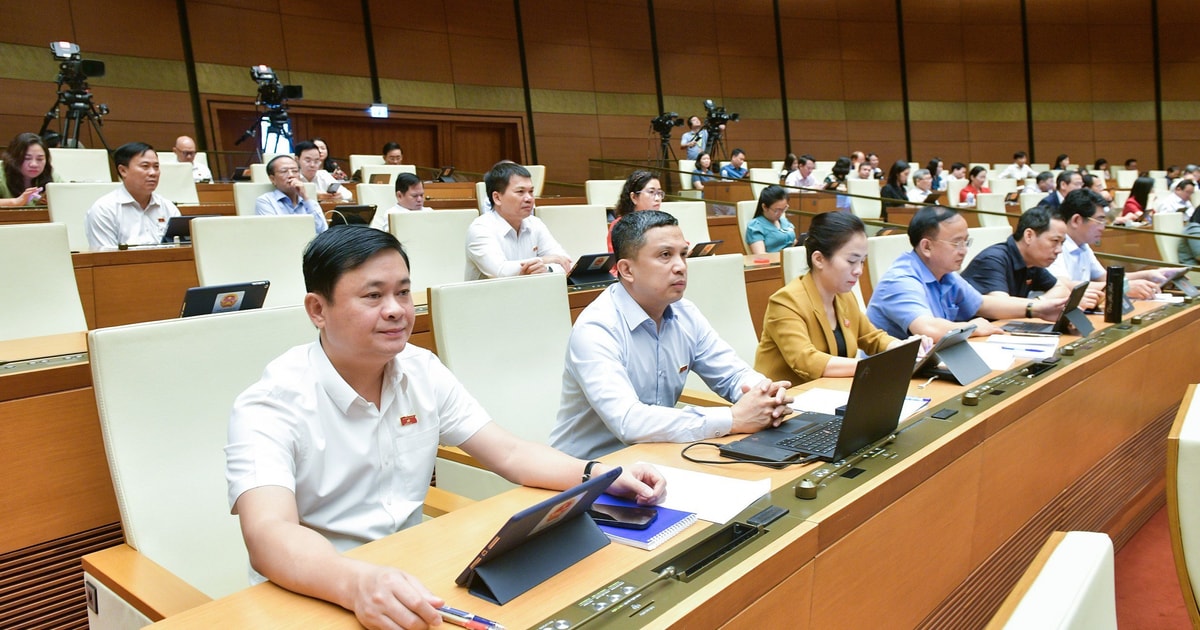 Quốc hội chốt quy định người vi phạm giao thông sẽ bị trừ điểm giấy phép lái xe