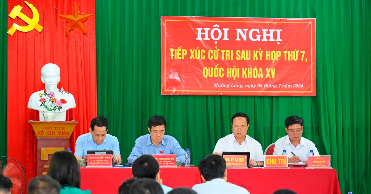 Đại biểu Quốc hội tiếp xúc cử tri huyện Kỳ Sơn