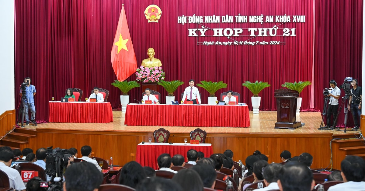 Giám đốc Sở Nội vụ Nghệ An trả lời chất vấn về sắp xếp đơn vị hành chính và phương án cho gần 800 cán bộ, công chức cấp xã dôi dư