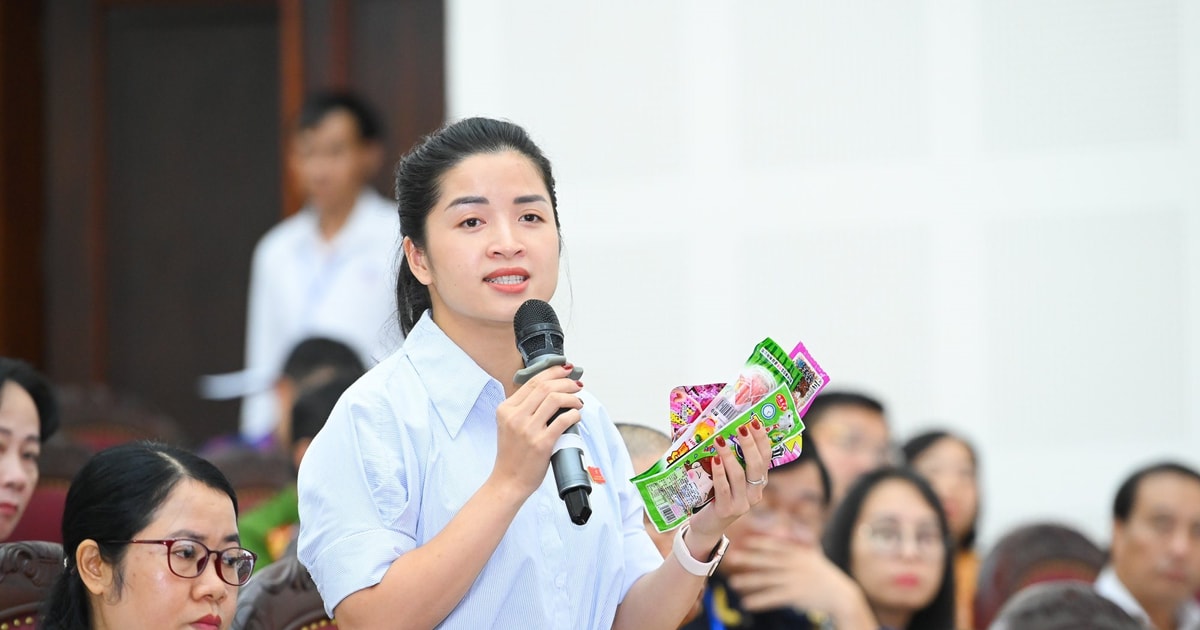 Cử tri đánh giá như thế nào về phiên chất vấn nội dung phát triển chợ và an toàn thực phẩm?