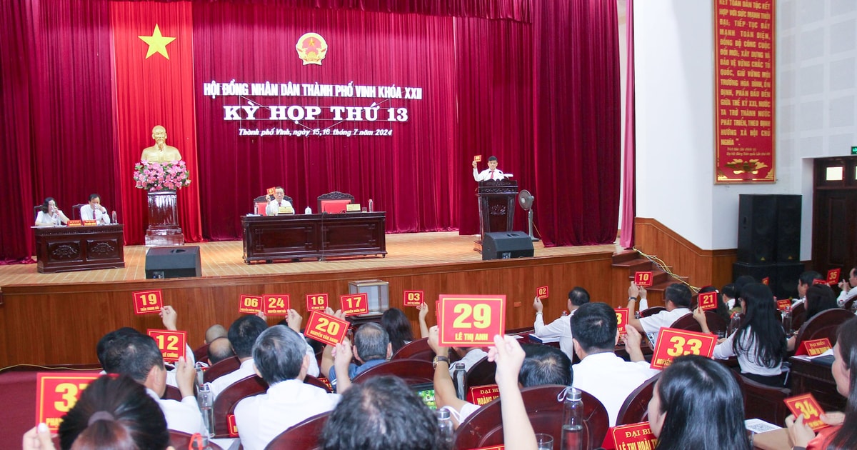 Khai mạc Kỳ họp thứ 13, HĐND thành phố Vinh khoá XXII