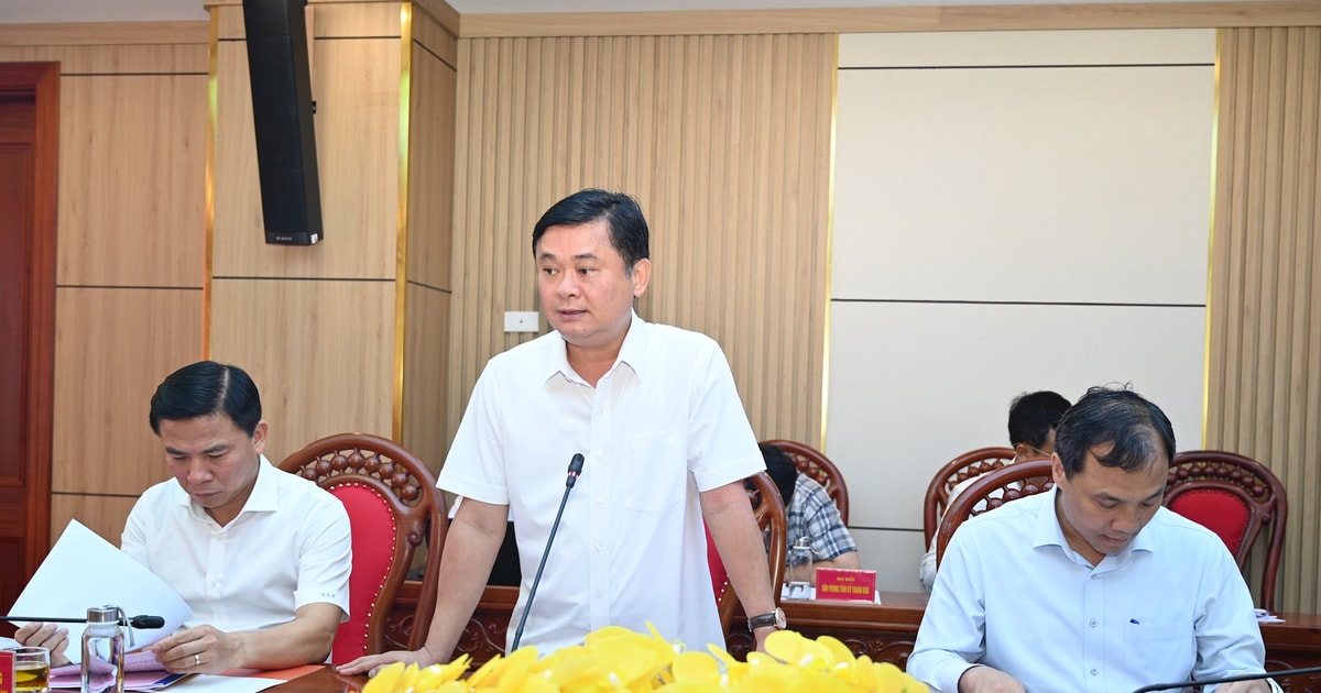 Bí thư Tỉnh ủy Nghệ An Thái Thanh Quý dự hội nghị Đảng ủy Quân khu 4