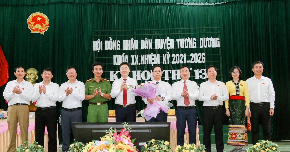 Ông Lữ Văn May được bầu giữ chức danh Chủ tịch HĐND huyện Tương Dương