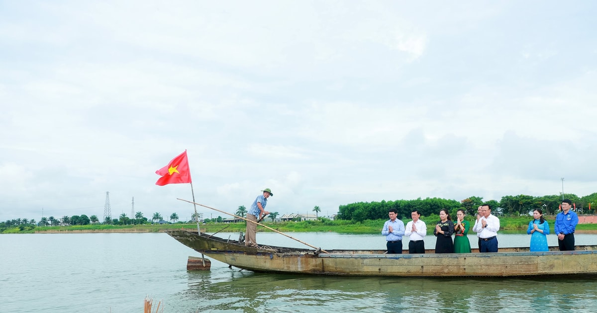 Lãnh đạo tỉnh Nghệ An tưởng niệm các Anh hùng liệt sĩ tại Thành cổ Quảng Trị và 'đất thép' Vĩnh Linh