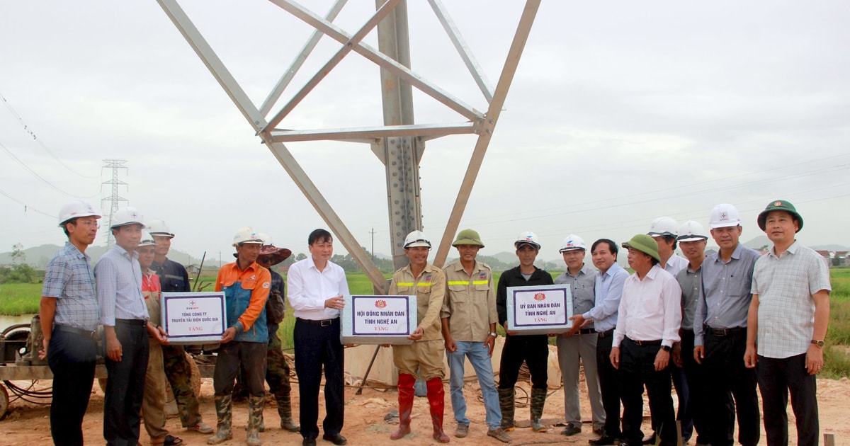 Đồng chí Lê Hồng Vinh kiểm tra dự án đường dây 500kV mạch 3