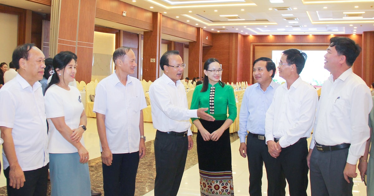 Thường trực HĐND tỉnh Nghệ An trao đổi kinh nghiệm với HĐND cấp huyện