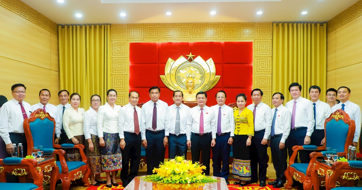 Bí thư Tỉnh ủy Nghệ An Thái Thanh Quý tiếp lãnh đạo tỉnh Bô Ly Khăm Xay, CHDCND Lào