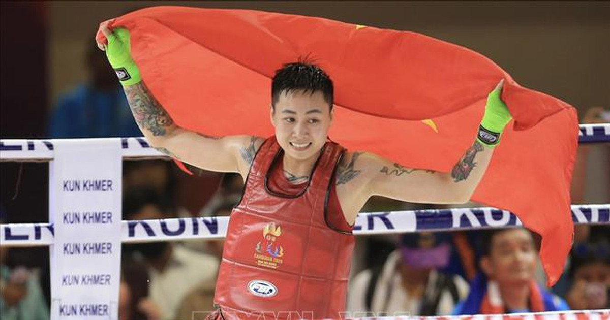 Võ sĩ Việt Nam giành Huy chương Vàng lịch sử sau khi thắng nhà vô địch ...