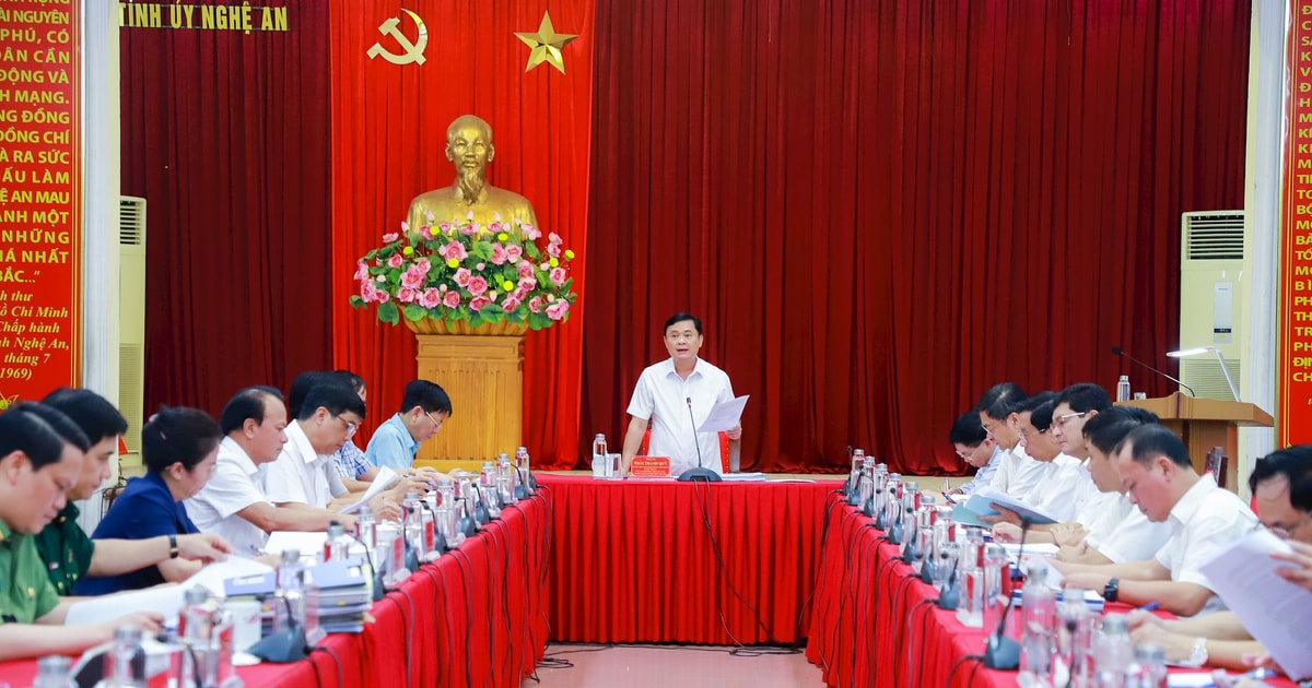 Ban Thường vụ Tỉnh ủy Nghệ An thông qua chủ trương ban hành chính sách hỗ trợ cán bộ dôi dư do sắp xếp đơn vị hành chính