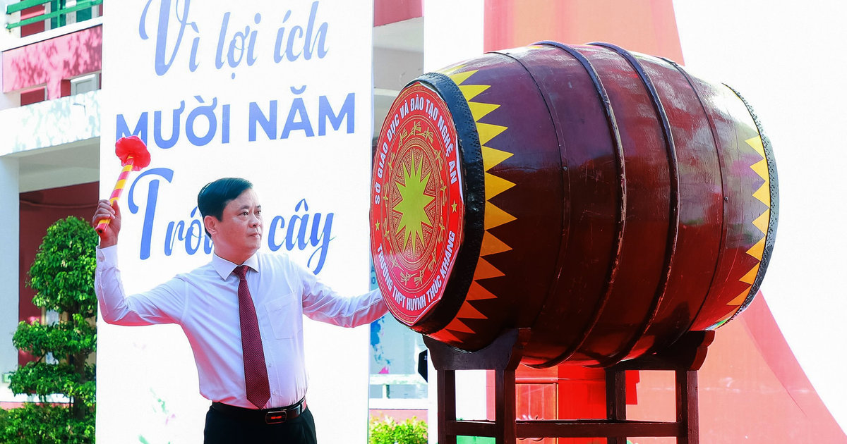Bí thư Tỉnh ủy Nghệ An Thái Thanh Quý dự Lễ khai giảng tại Trường THPT Huỳnh Thúc Kháng