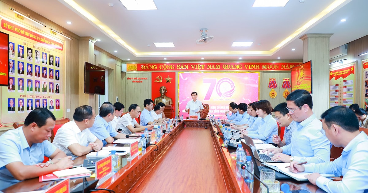 Bí thư Tỉnh ủy Nghệ An Thái Thanh Quý làm việc với Đảng ủy Khối Các cơ quan tỉnh