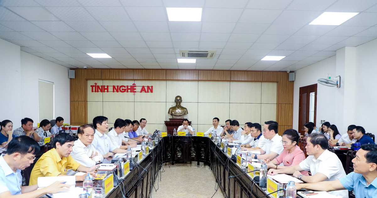 Chủ tịch UBND tỉnh Nghệ An Nguyễn Đức Trung tiếp công dân định kỳ tháng 9/2024