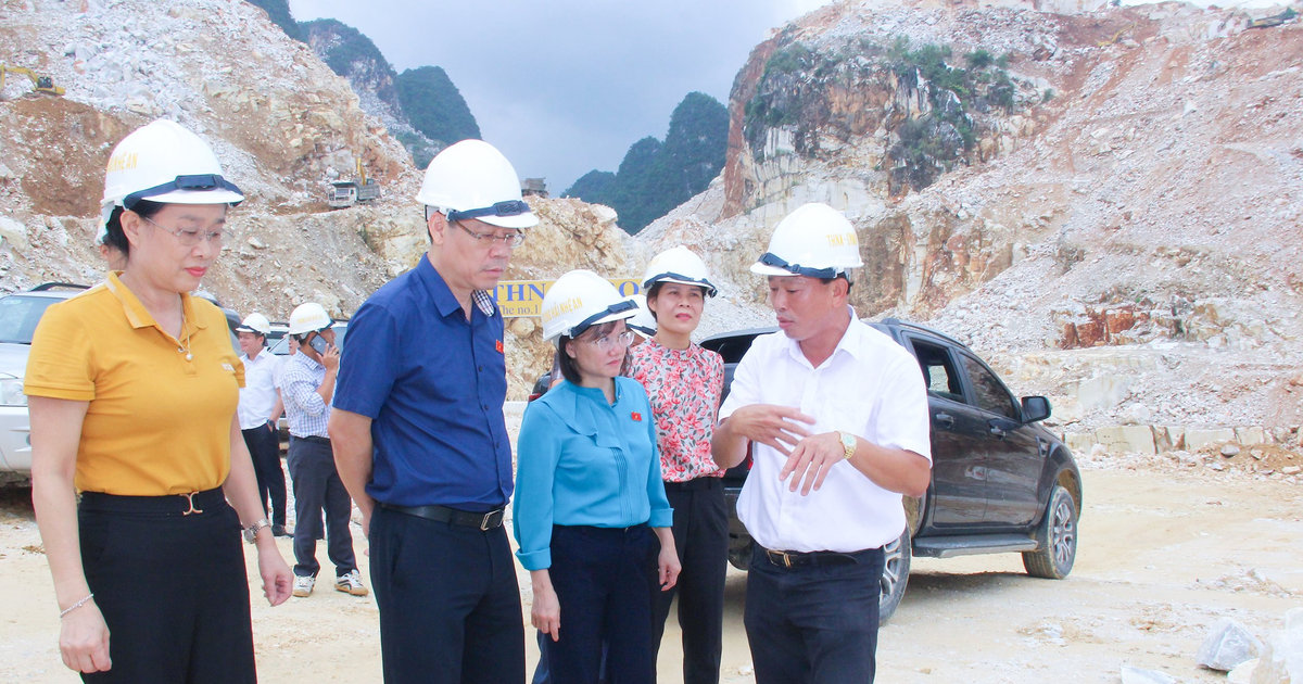 Đoàn đại biểu Quốc hội tỉnh Nghệ An khảo sát việc triển khai thực hiện Luật Khoáng sản