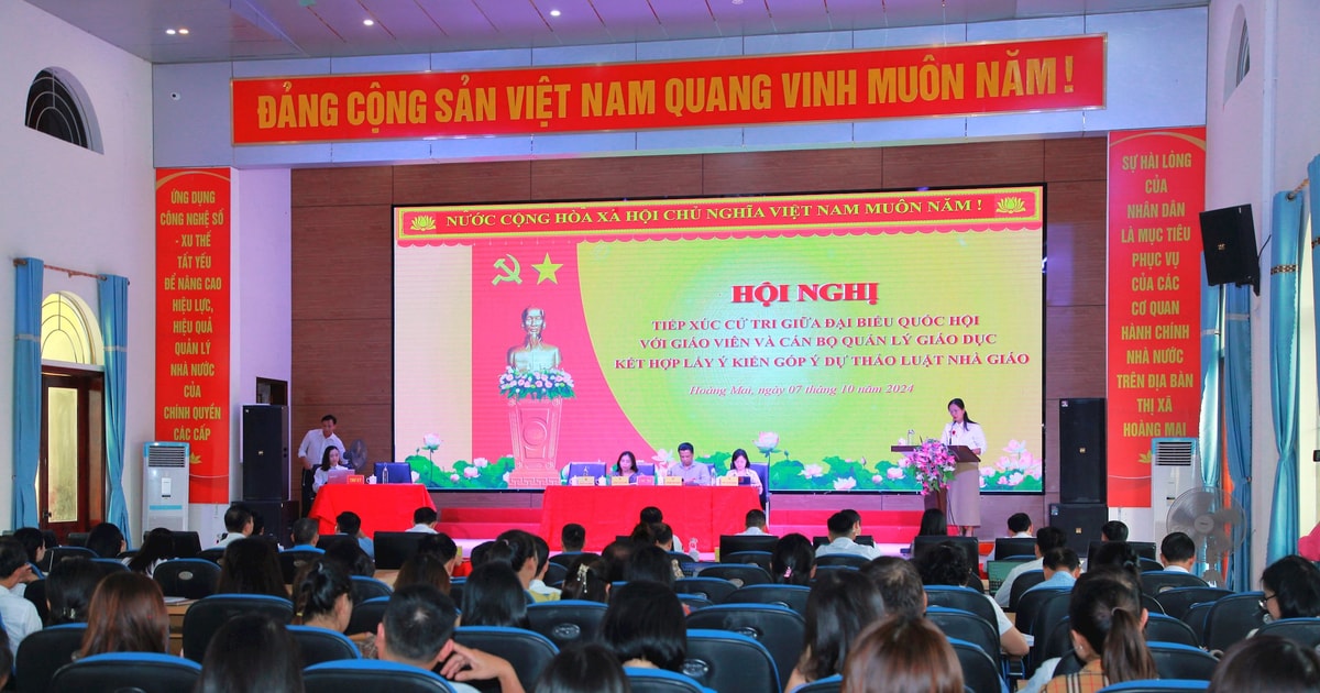 Cử tri thị xã Hoàng Mai góp ý dự thảo Luật Nhà giáo