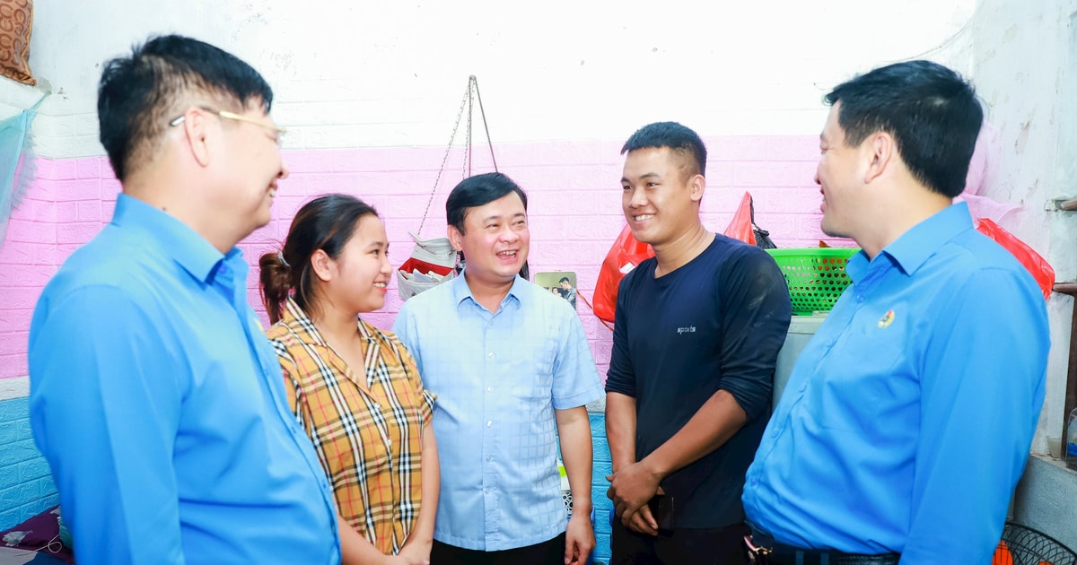 Bí thư Tỉnh ủy Nghệ An Thái Thanh Quý thăm xóm trọ công nhân