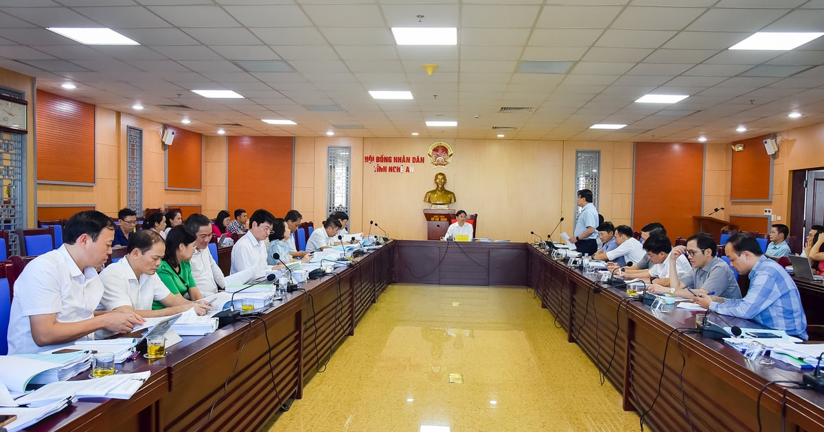 Ban Kinh tế - Ngân sách Hội đồng nhân dân tỉnh Nghệ An thẩm tra các tờ trình, dự thảo nghị quyết