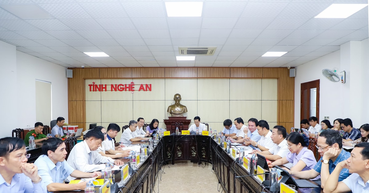 Lãnh đạo UBND tỉnh Nghệ An tiếp công dân định kỳ tháng 10/2024