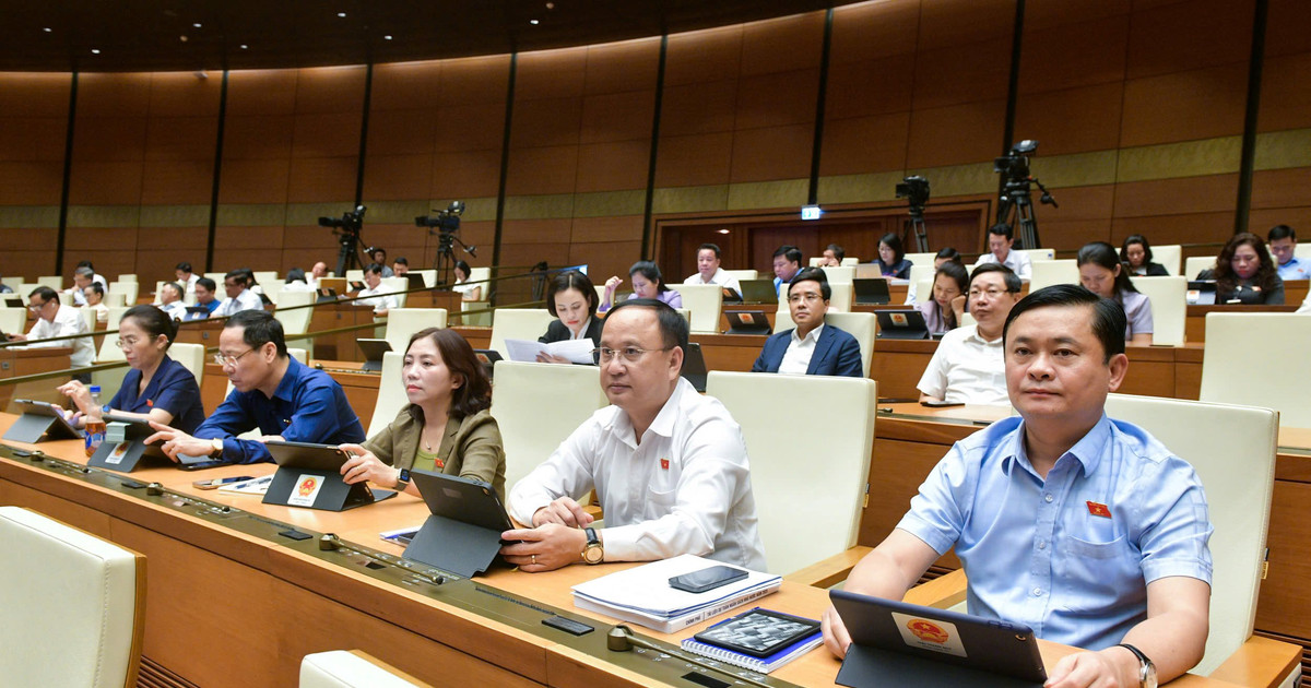 Quốc hội thảo luận tại hội trường dự thảo Luật Di sản văn hóa (sửa đổi)