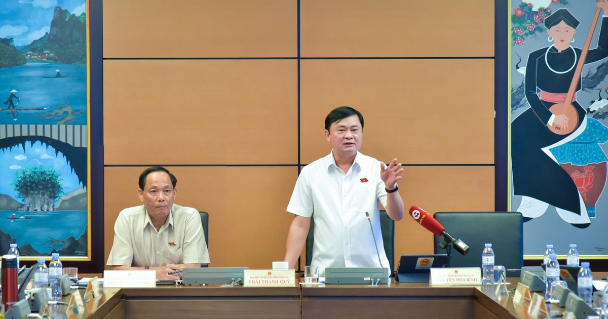 Đại biểu Quốc hội đoàn Nghệ An tiến hành thảo luận tổ
