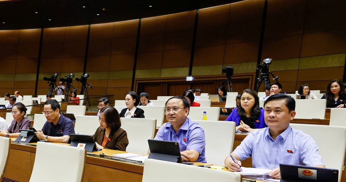 Đại biểu Quốc hội đoàn Nghệ An tranh luận về sửa đổi, bổ sung một số điều của Luật Bảo hiểm y tế