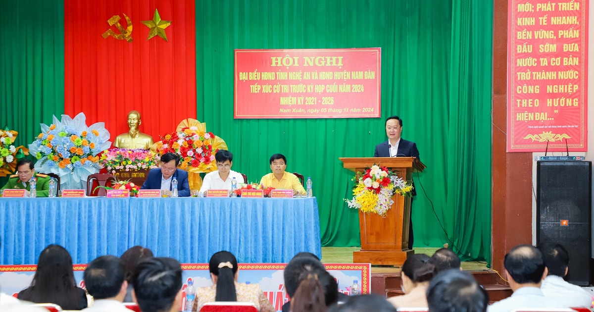 Chủ tịch UBND tỉnh Nguyễn Đức Trung tiếp xúc cử tri huyện Nam Đàn