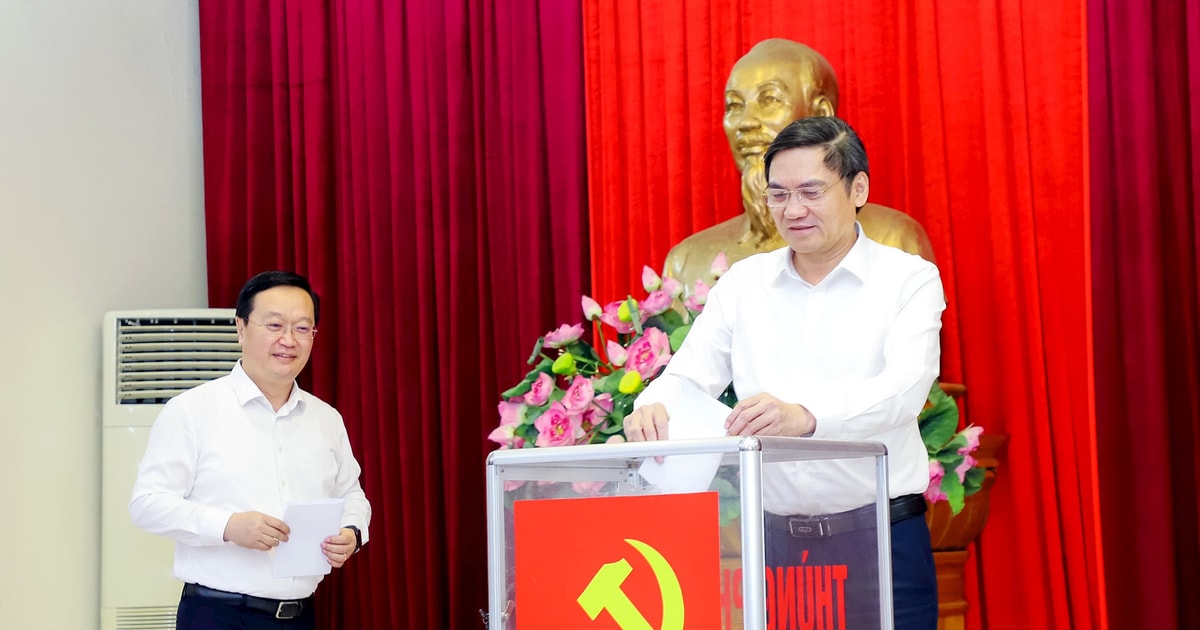 Đồng chí Nguyễn Đức Trung được bầu giữ chức Bí thư Tỉnh ủy Nghệ An