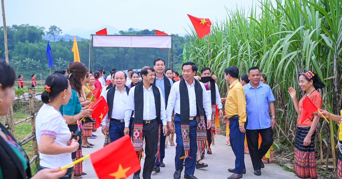 Trưởng ban Tổ chức Tỉnh ủy dự Ngày hội Đại đoàn kết tại Con Cuông