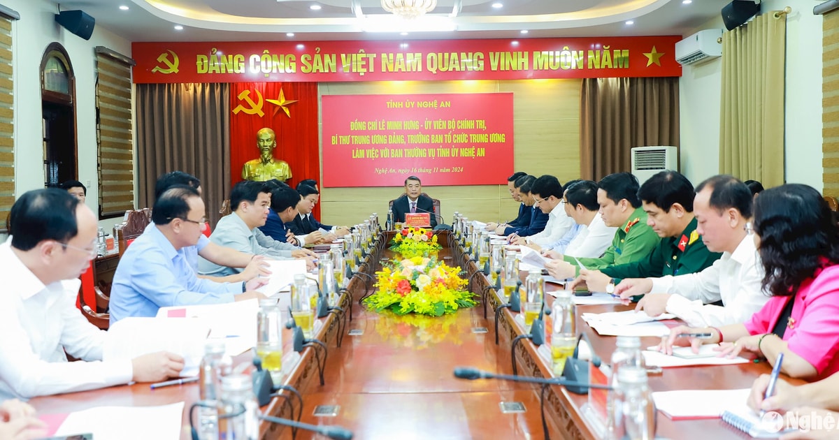 Đồng chí Lê Minh Hưng - Trưởng Ban Tổ chức Trung ương làm việc với Ban Thường vụ Tỉnh uỷ Nghệ An