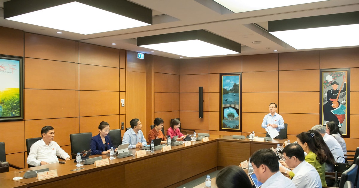 Đoàn đại biểu Quốc hội Nghệ An thảo luận về 2 dự án luật