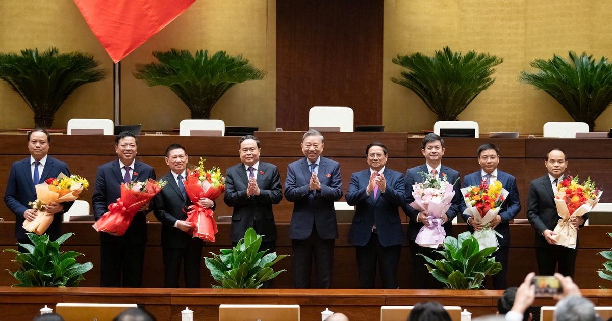 Quốc hội bầu Tổng Thư ký, phê chuẩn Bộ trưởng Tài chính, Giao thông vận tải, Thẩm phán Tòa án nhân dân tối cao