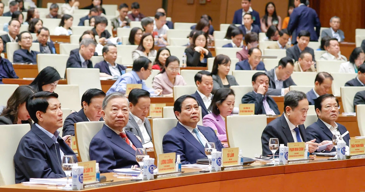 Nghiên cứu, đề xuất sáp nhập, kết thúc hoạt động một số bộ, cơ quan ngang bộ