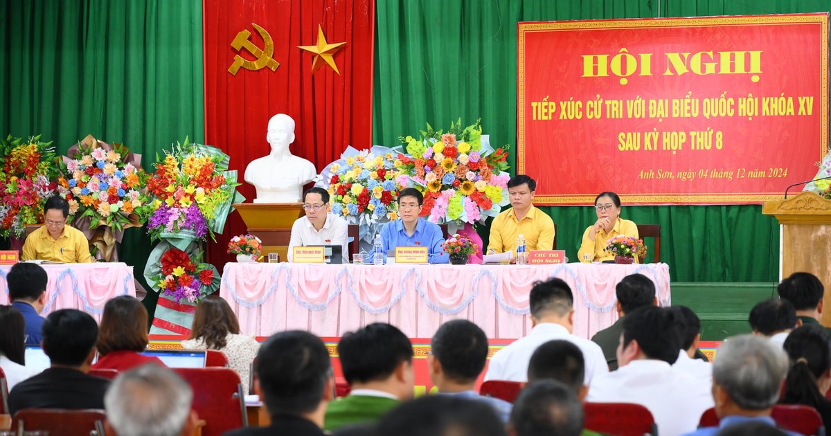 Cử tri huyện Anh Sơn phản ánh tình trạng khai thác cát, sỏi gây sạt lở hai bên bờ sông Lam