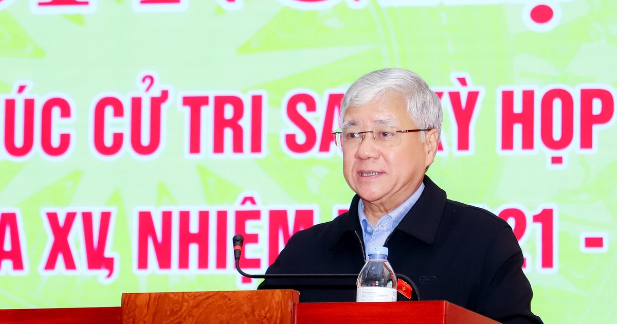 Đồng chí Đỗ Văn Chiến và các đại biểu Quốc hội tiếp xúc cử tri huyện Con Cuông