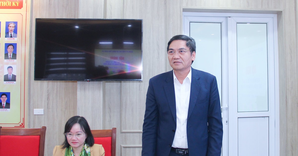 Đồng chí Hoàng Nghĩa Hiếu dự kiểm điểm tập thể Ban Thường vụ Đảng ủy Khối Các cơ quan tỉnh