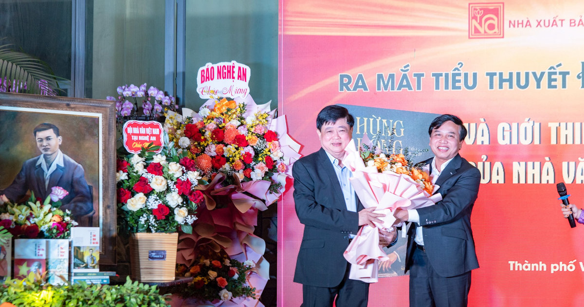 Ra mắt tái bản cuốn tiểu thuyết ‘Hừng Đông’ của nhà văn Nguyễn Thế Kỷ
