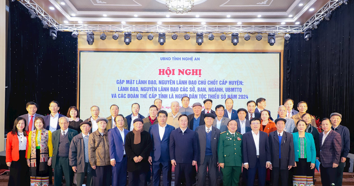 Lãnh đạo tỉnh gặp mặt cán bộ lãnh đạo, nguyên lãnh đạo chủ chốt là người dân tộc thiểu số
