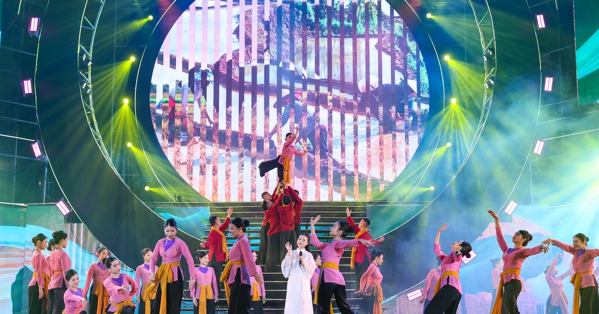 Chương trình nghệ thuật chào năm mới 2025 tại Quảng trường Hồ Chí Minh