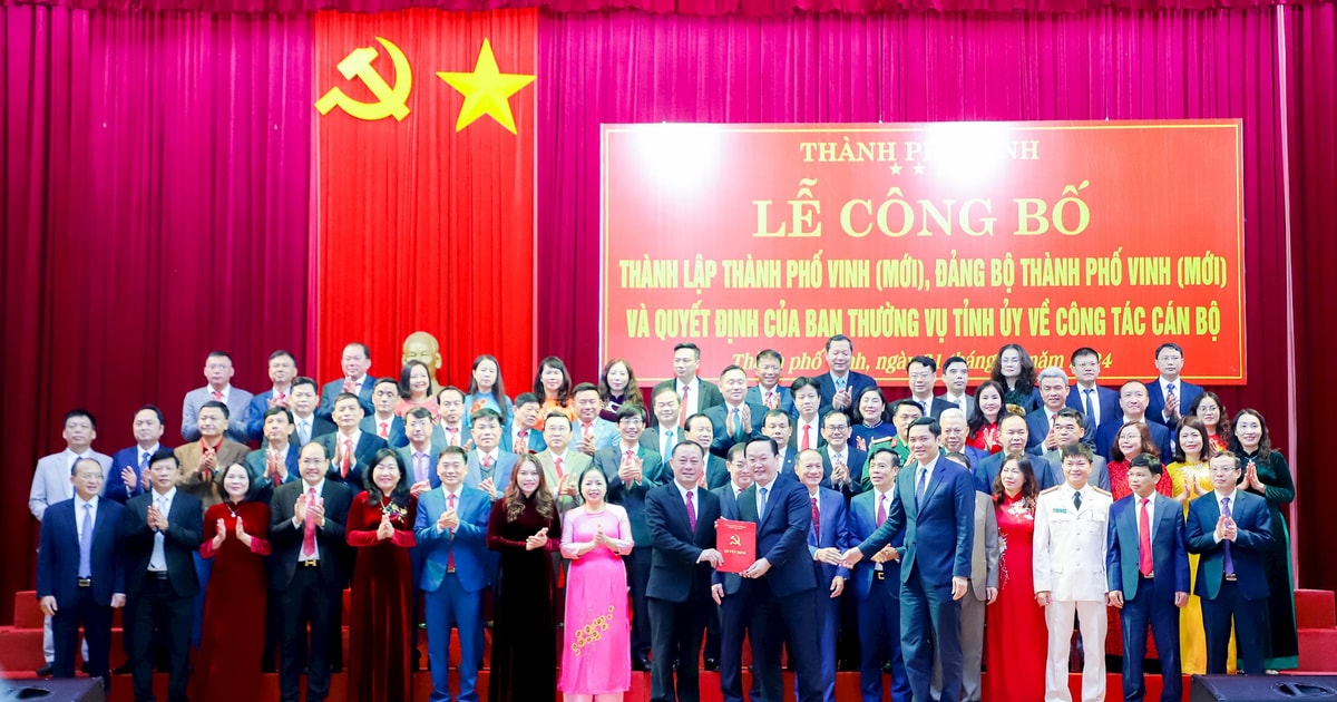 Công bố thành lập thành phố Vinh (mới), Đảng bộ thành phố Vinh (mới) và quyết định công tác cán bộ