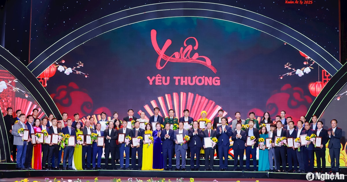 Hơn 132 tỷ đồng ủng hộ Chương trình 'Nghĩa tình dòng Lam - Xuân Ất Tỵ năm 2025' của Nghệ An