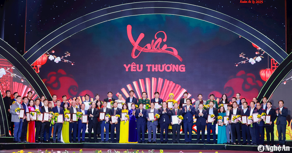 Hơn 132 tỷ đồng ủng hộ Chương trình 'Nghĩa tình dòng Lam - Xuân Ất Tỵ năm 2025' của Nghệ An