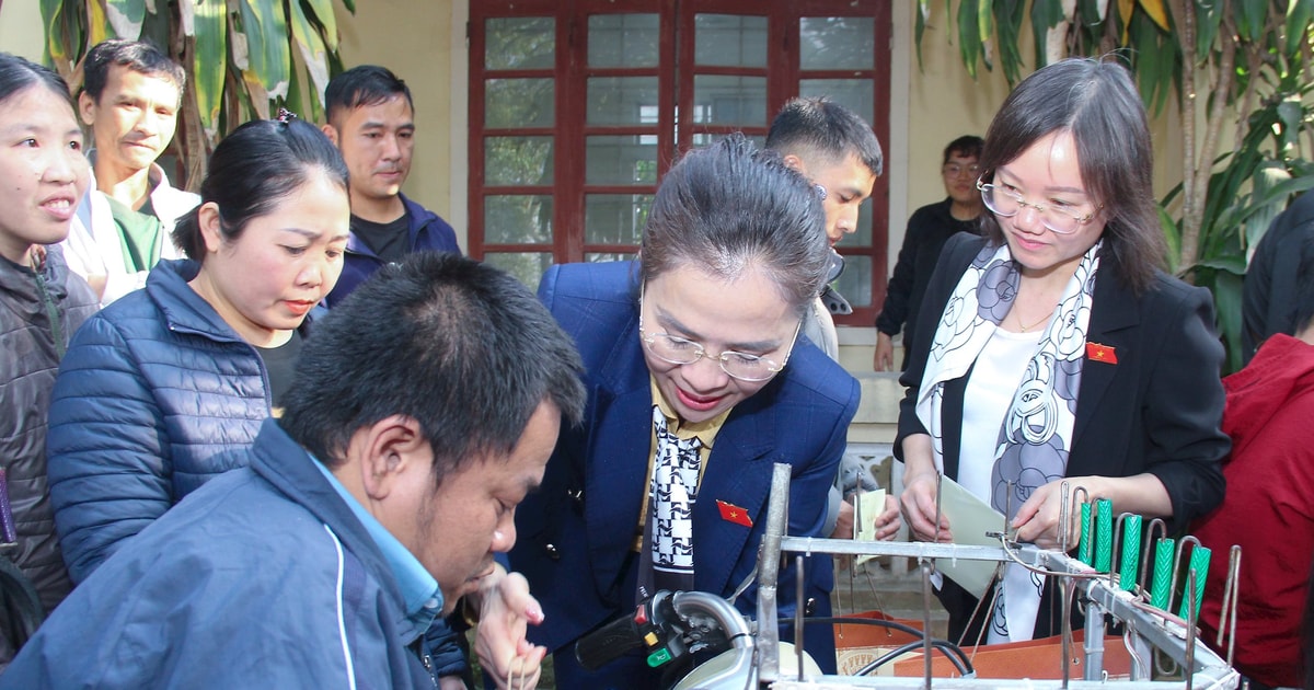 Đoàn đại biểu Quốc hội tỉnh Nghệ An trao quà Tết cho bệnh nhân nghèo, người khuyết tật và trẻ mồ côi