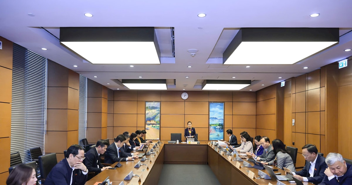 Đoàn đại biểu Quốc hội Nghệ An thảo luận mục tiêu tăng trưởng GDP năm 2025 đạt 8% trở lên