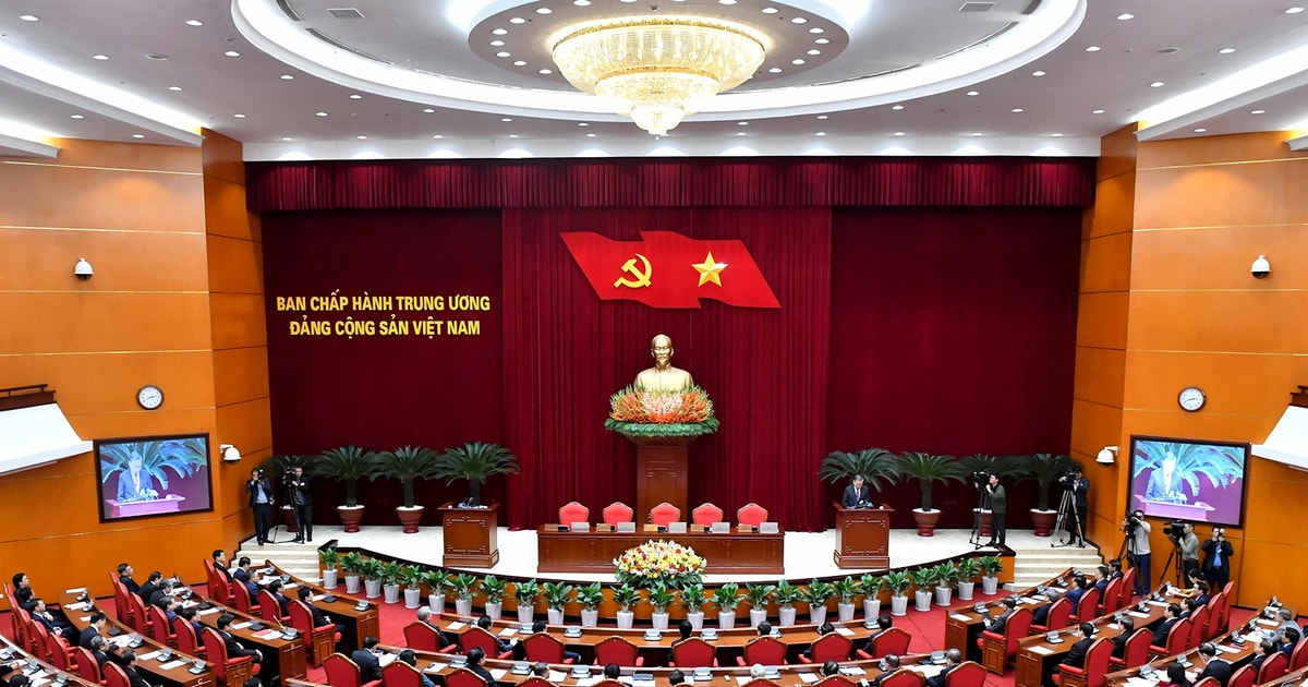 Bộ Chính trị chỉ đạo nghiên cứu sáp nhập một số tỉnh, bỏ cấp huyện, dừng đại hội cấp xã, huyện