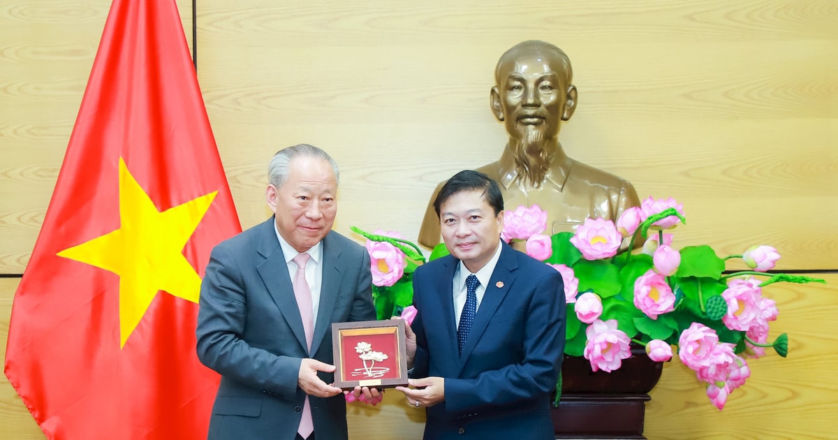 Chủ tịch UBND tỉnh Nghệ An Lê Hồng Vinh làm việc với lãnh đạo tập đoàn lớn tốp 500 thế giới
