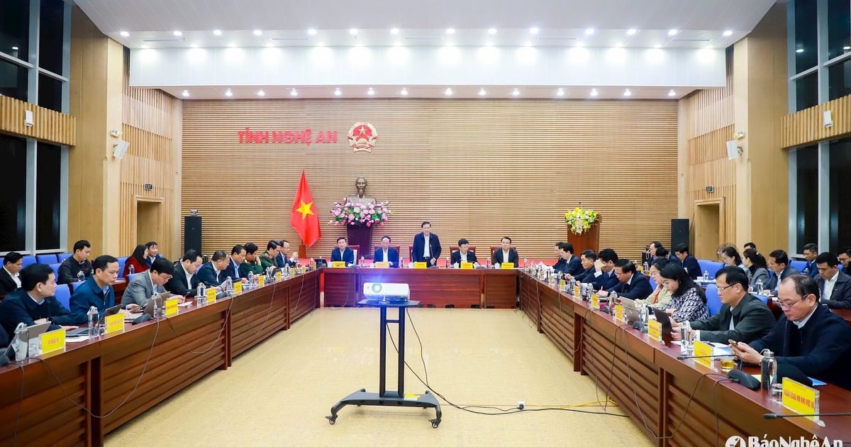 Nghệ An tập trung đốc thúc thực hiện kế hoạch năm 2025 bảo đảm mục tiêu tăng trưởng đạt 10,5%