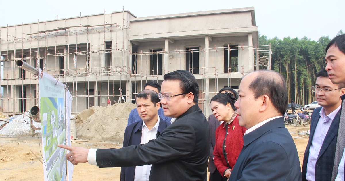 Phó Chủ tịch UBND tỉnh Phùng Thành Vinh kiểm tra tiến độ thi công các dự án đầu tư tại huyện Con Cuông